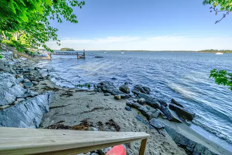 86 Maquoit Dr, Freeport, ME 04032 photo 4