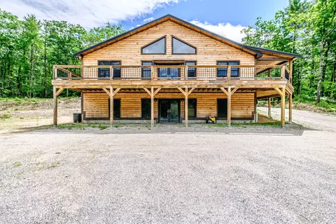 414 Oxford St, Paris, ME 04281
