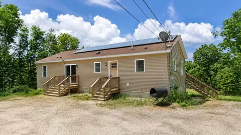 42 Hobbs Hill Ln, Harrison, ME 04040