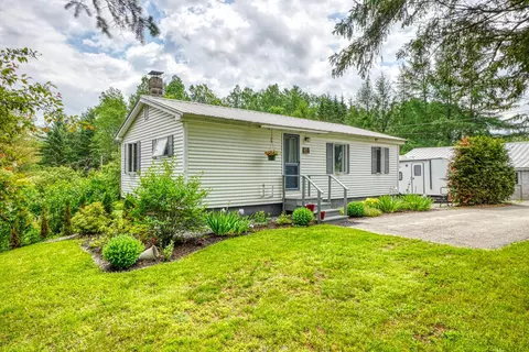 26 Spencer Rd, Benton, ME 04901