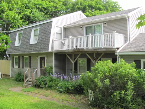 14 Academy St, Calais, ME 04619