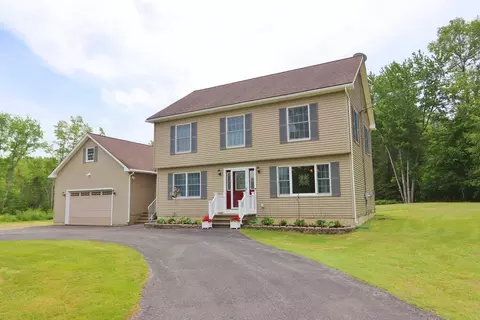 19 Sprucewood Dr, Eddington, ME 04428
