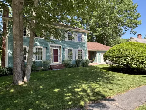 130 Pineloch Dr, Portland, ME 04103