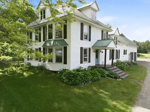 327 Ripley Rd, Dexter, ME 04930