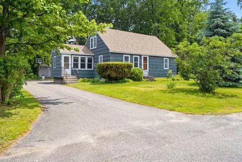 16 Woodland Ave, Lisbon, ME 04252