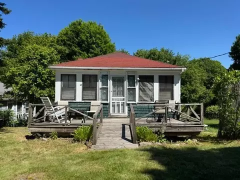 48 Meridian St, Portland, ME 04108