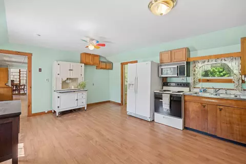 Kitchen - 63 Sebasco Rd, Phippsburg, ME 04562 photo 1 of 3