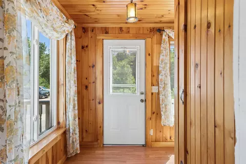 Entry Way - 63 Sebasco Rd, Phippsburg, ME 04562 photo 3 of 5