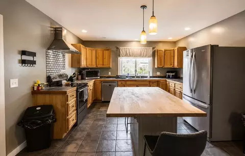 16 Park St, Madison, ME 04950