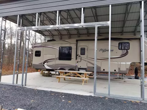 22 Monument Rd, Abbot, ME 04406