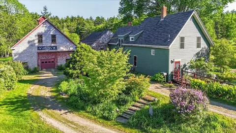 18 Cobb Rd, Belfast, ME 04915
