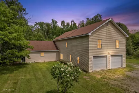 33 Gardiner St, Sherman, ME 04776