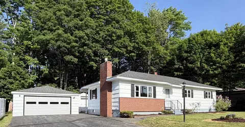 15 Arbor Dr, Veazie, ME 04401