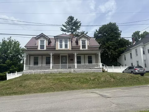 22 River St, Dover Foxcroft, ME 04426