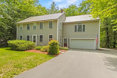 4 River Meadow Cir, Steep Falls, ME 04085