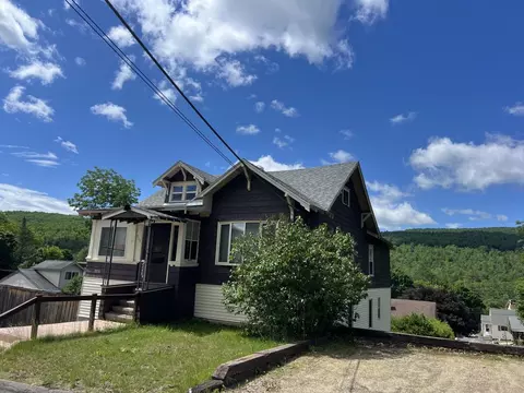 315 Pine St, Rumford, ME 04276