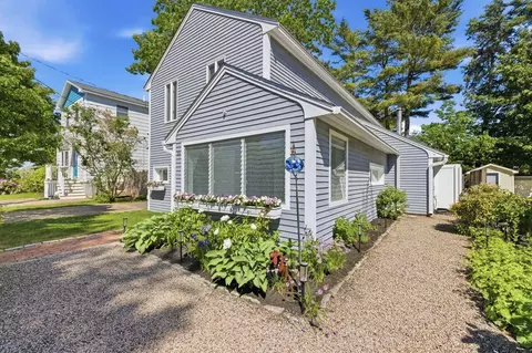 30 Seaview Ave, Ogunquit, ME 03907