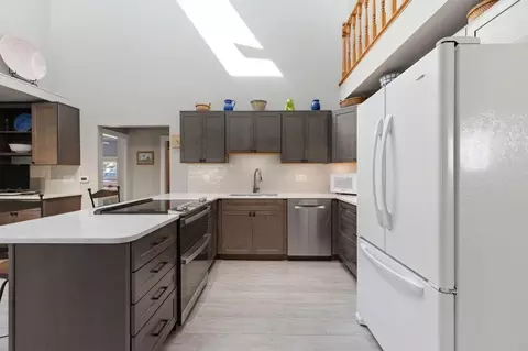 Kitchen - 30 Seaview Ave, Ogunquit, ME 03907 photo 3 of 6