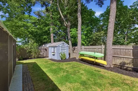 Exterior - 30 Seaview Ave, Ogunquit, ME 03907 photo 4 of 15