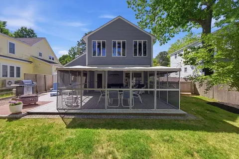 Exterior - 30 Seaview Ave, Ogunquit, ME 03907 photo 13 of 15