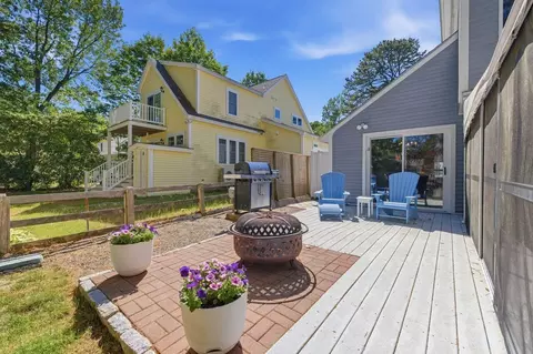 Exterior - 30 Seaview Ave, Ogunquit, ME 03907 photo 5 of 15