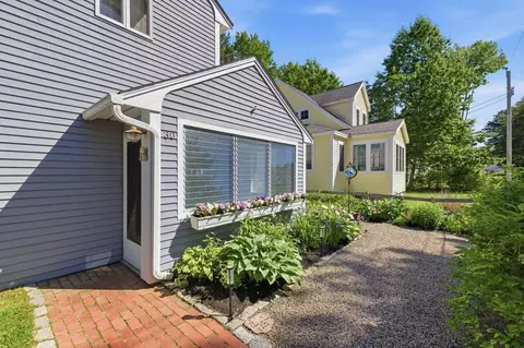 Exterior - 30 Seaview Ave, Ogunquit, ME 03907 photo 3 of 15