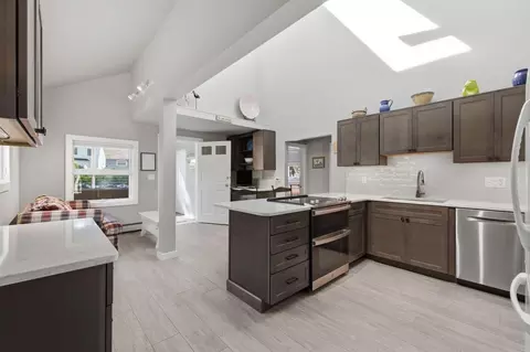 Kitchen - 30 Seaview Ave, Ogunquit, ME 03907 photo 5 of 6