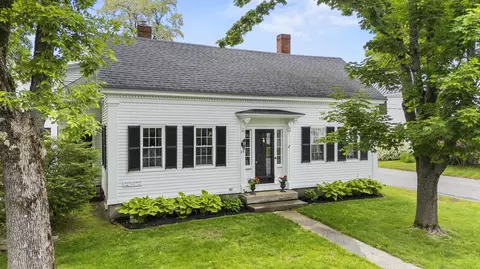 23 Portland St, Yarmouth, ME 04096