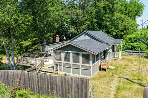 194 Main Rd, Passadumkeag, ME 04475
