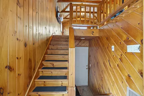 Entry Way - 446 Eastern Ave, Augusta, ME 04330 photo 2 of 3