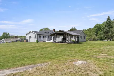 Exterior - 446 Eastern Ave, Augusta, ME 04330 photo 3 of 7