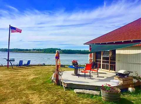 193 S Wharf Rd, Brooksville, ME 04617