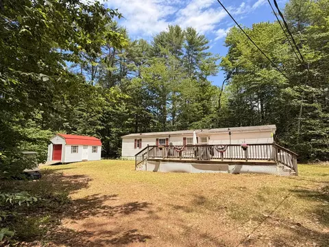 33 Wildflower Ln, Naples, ME 04055