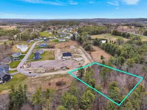 109 Fieldstone Dr, Augusta, ME 04330