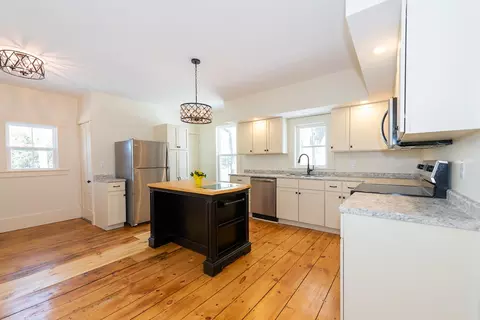27 School St #B, Berwick, ME 03901