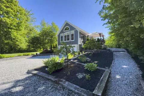 371 Union Rd, Waldoboro, ME 04572