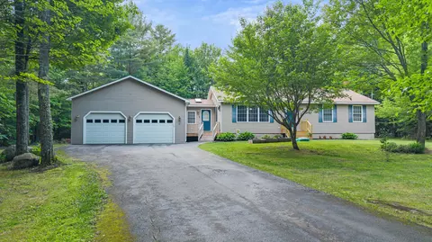 12 Russell Dr, Sidney, ME 04330