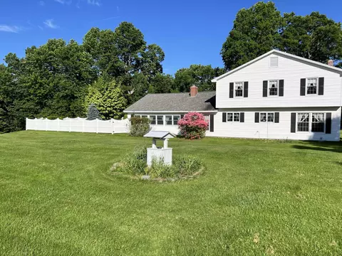 298 Perham St, Farmington, ME 04938