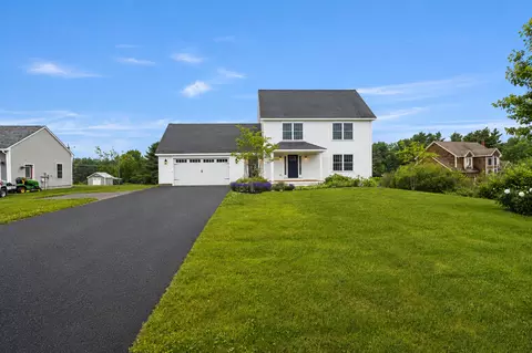 39 Snowberry Dr, Gorham, ME 04038