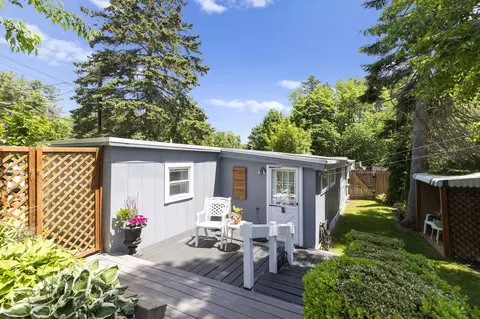 2 Cherry Ln, Kittery, ME 03904