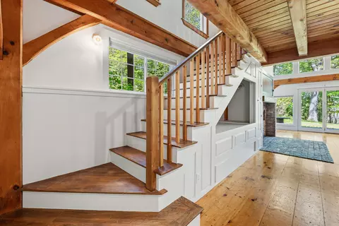Entry Way - 7 Cross Rd, Edgecomb, ME 04556 photo 8 of 10