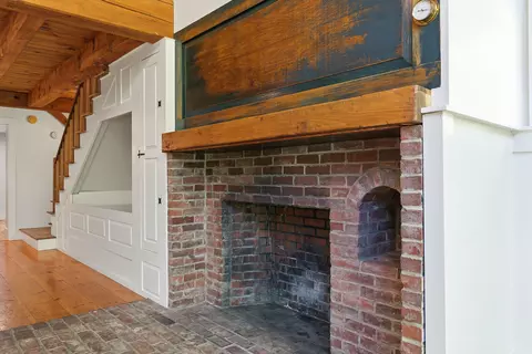 Entry Way - 7 Cross Rd, Edgecomb, ME 04556 photo 6 of 10