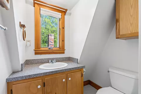 Bath - 7 Cross Rd, Edgecomb, ME 04556 photo 4 of 7