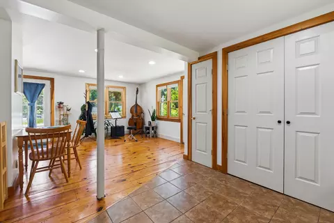 Entry Way - 7 Cross Rd, Edgecomb, ME 04556 photo 3 of 10