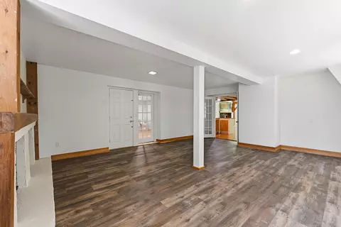 Living - 7 Cross Rd, Edgecomb, ME 04556 photo 12 of 12