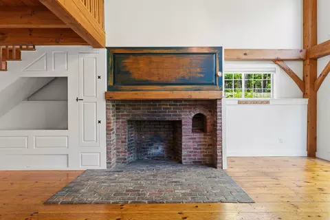 Living - 7 Cross Rd, Edgecomb, ME 04556 photo 9 of 12