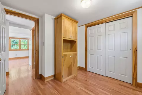 Entry Way - 7 Cross Rd, Edgecomb, ME 04556 photo 4 of 10