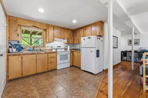 Kitchen - 7 Cross Rd, Edgecomb, ME 04556 photo 1 of 9