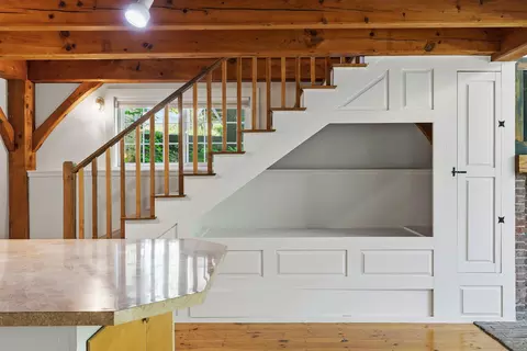 Entry Way - 7 Cross Rd, Edgecomb, ME 04556 photo 7 of 10