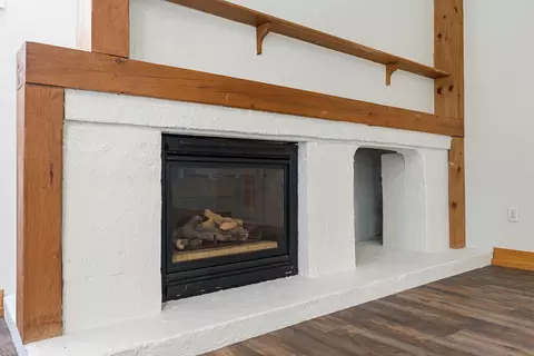 Living - 7 Cross Rd, Edgecomb, ME 04556 photo 11 of 12